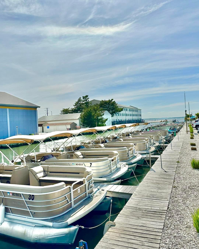 Bayside Boat Rentals - Pontoon fleet